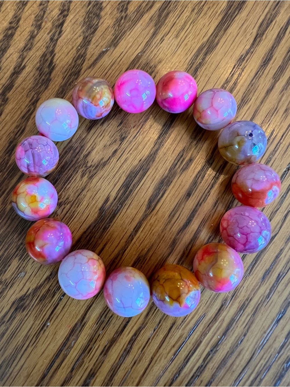 Dyed pink agate bracelet,